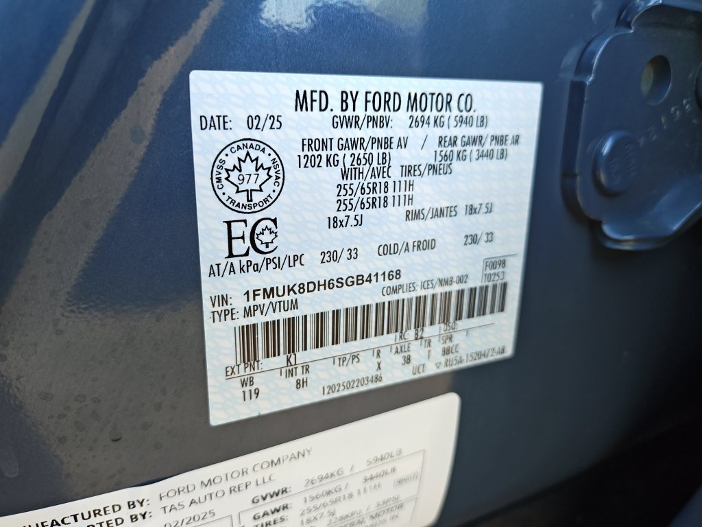 Used 2025 Ford Explorer Active AWD/4WD image 27