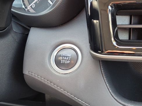 Used 2021 Toyota Highlander XLE image 21