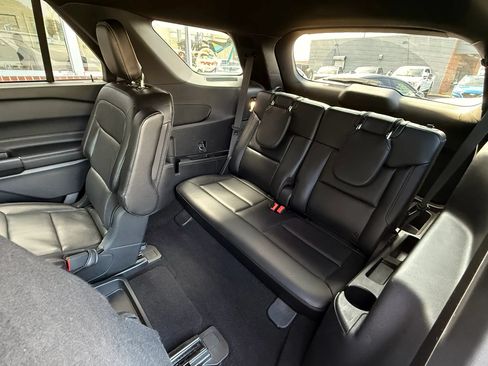 Used 2020 Ford Explorer Limited AWD/4WD image 11