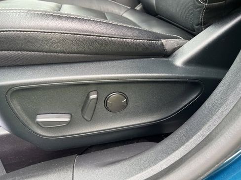 Used 2020 Ford Escape Titanium image 11