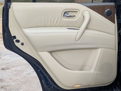 Used 2016 INFINITI QX80 4WD w/ Driver's Assistance Package image 36