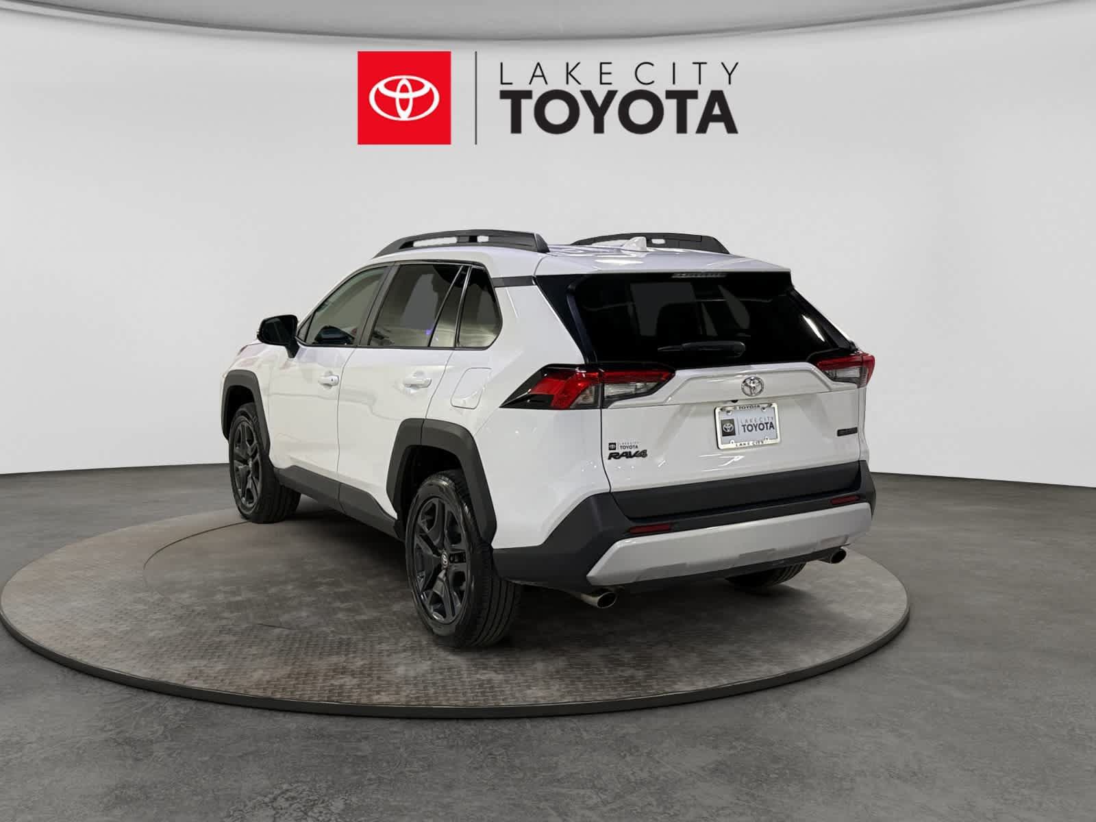 Used 2024 Toyota RAV4 Adventure AWD/4WD image 5
