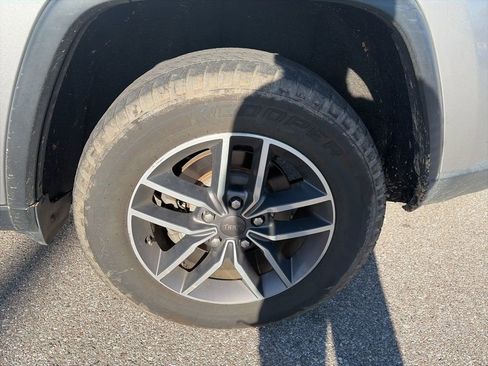 Used 2019 Jeep Grand Cherokee Limited w/ Luxury Group II image 8