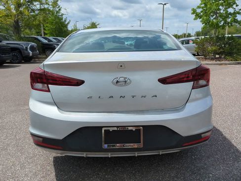 Used 2019 Hyundai Elantra SE w/ Cargo Package FWD image 5