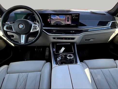 Used 2025 BMW X5 xDrive40i w/ Executive Package AWD/4WD image 7