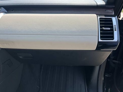 Used 2020 Land Rover Discovery HSE AWD/4WD image 27