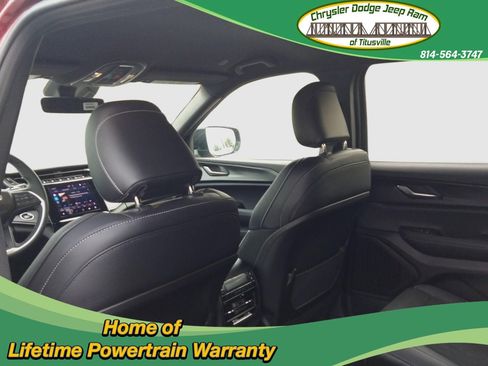 New 2025 Jeep Grand Cherokee L Laredo image 24