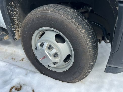 Used 2024 GMC Sierra 3500 Pro image 8