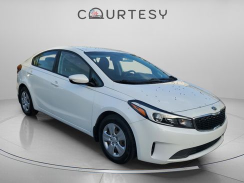 Certified 2018 Kia Forte LX w/ LX Popular Package image 5