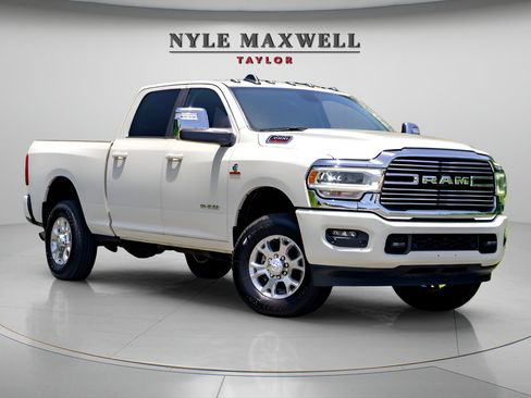 Used 2024 RAM 3500 Laramie AWD/4WD image 2