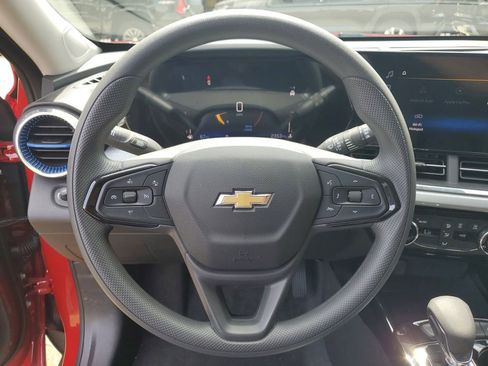 Used 2026 Chevrolet Trax LT image 28