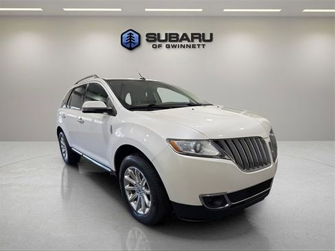 Used 2014 Lincoln MKX FWD w/ Equipment Group 101A image 7