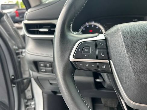 Used 2024 Toyota Highlander XLE AWD/4WD image 21