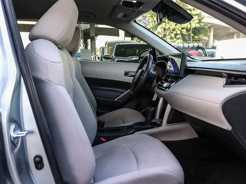 Used 2023 Toyota Corolla Cross L image 15