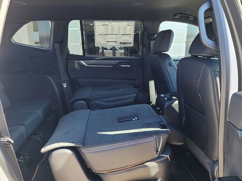 New 2026 GMC Acadia AT4 w/ Super Cruise Package image 48