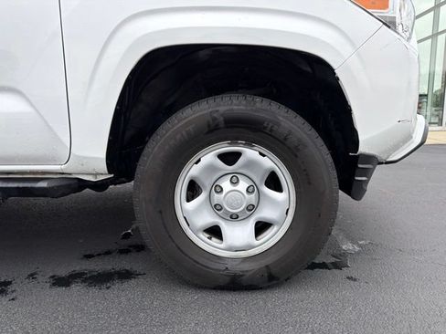 Certified 2023 Toyota Tacoma SR AWD/4WD image 25