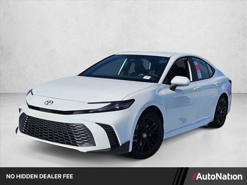 New 2026 Toyota Camry SE FWD image 1