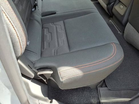 Used 2025 Nissan Frontier PRO-4X AWD/4WD image 18