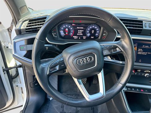 Used 2020 Audi Q3 2.0T Premium w/ Convenience Package AWD/4WD image 11
