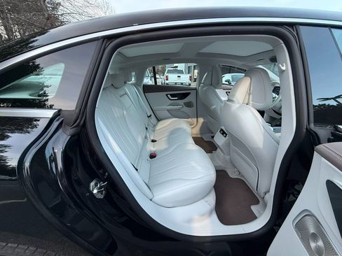 Used 2023 Mercedes-Benz EQE 500 500 4MATIC w/ Exclusive Trim Package image 13