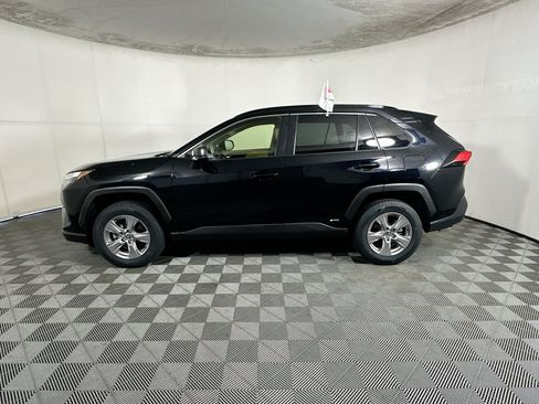 Used 2023 Toyota RAV4 LE AWD/4WD image 6