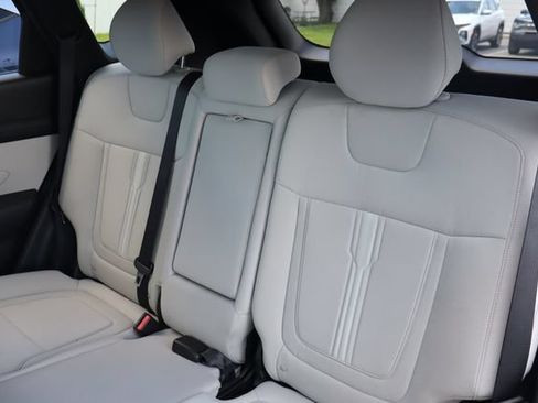 Used 2025 Hyundai Tucson SEL FWD image 7