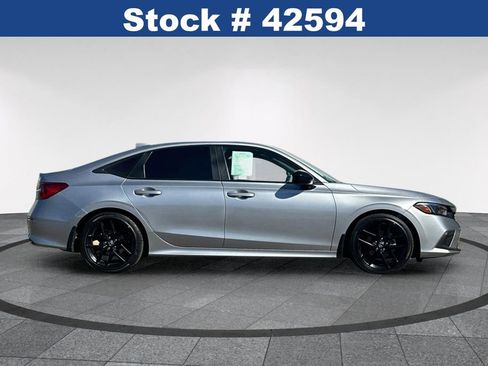 Used 2023 Honda Civic Sport image 3