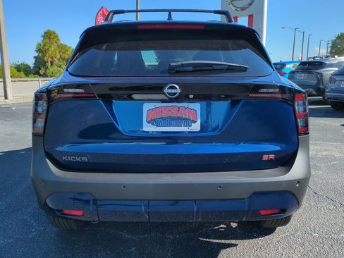 New 2026 Nissan Kicks SR FWD image 5