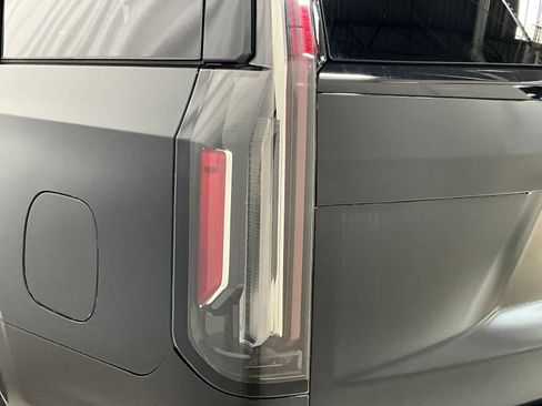Used 2021 Cadillac Escalade Sport Platinum AWD/4WD image 29