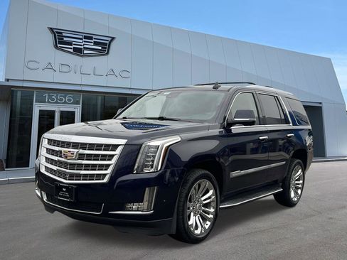 Used 2020 Cadillac Escalade Luxury w/ LPO, Radiant Package image 1