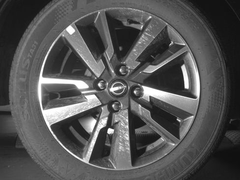 Used 2025 Nissan Versa SV image 15