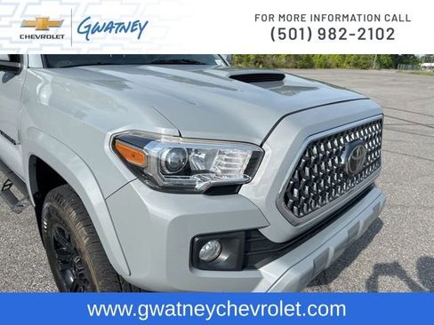 Used 2019 Toyota Tacoma TRD Sport w/ Technology Package AWD/4WD image 13