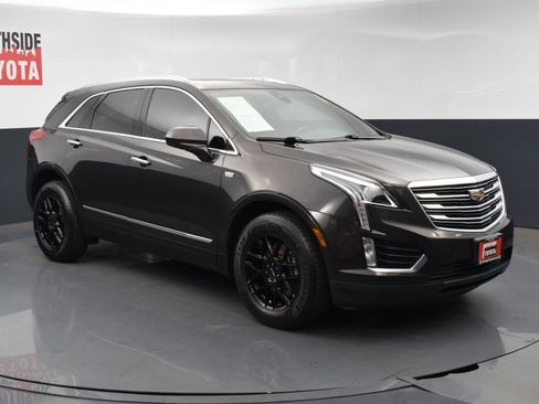Used 2017 Cadillac XT5 Luxury w/ Driver Awareness Package image 6
