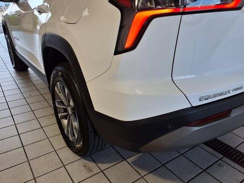 Used 2026 Chevrolet Equinox LT AWD/4WD image 23