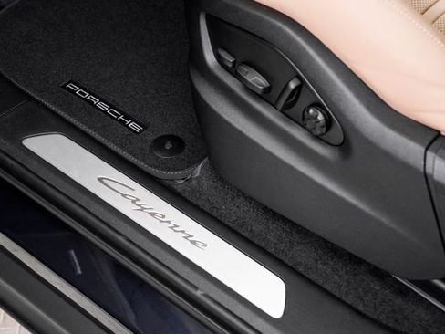 Certified 2026 Porsche Cayenne Coupe AWD/4WD image 12