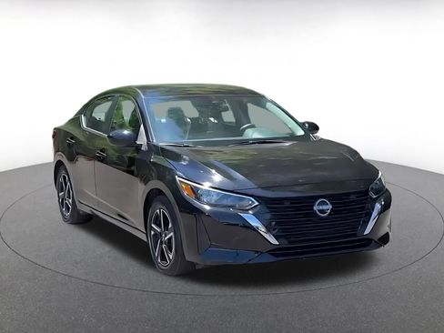 Used 2025 Nissan Sentra SV FWD image 3