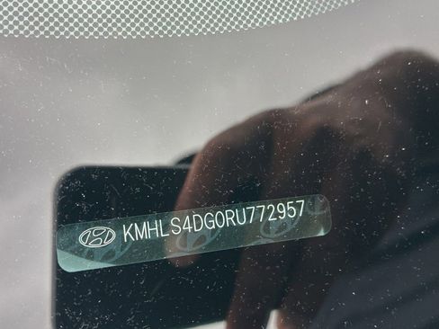 Used 2024 Hyundai Elantra SEL w/ Convenience Package FWD image 24