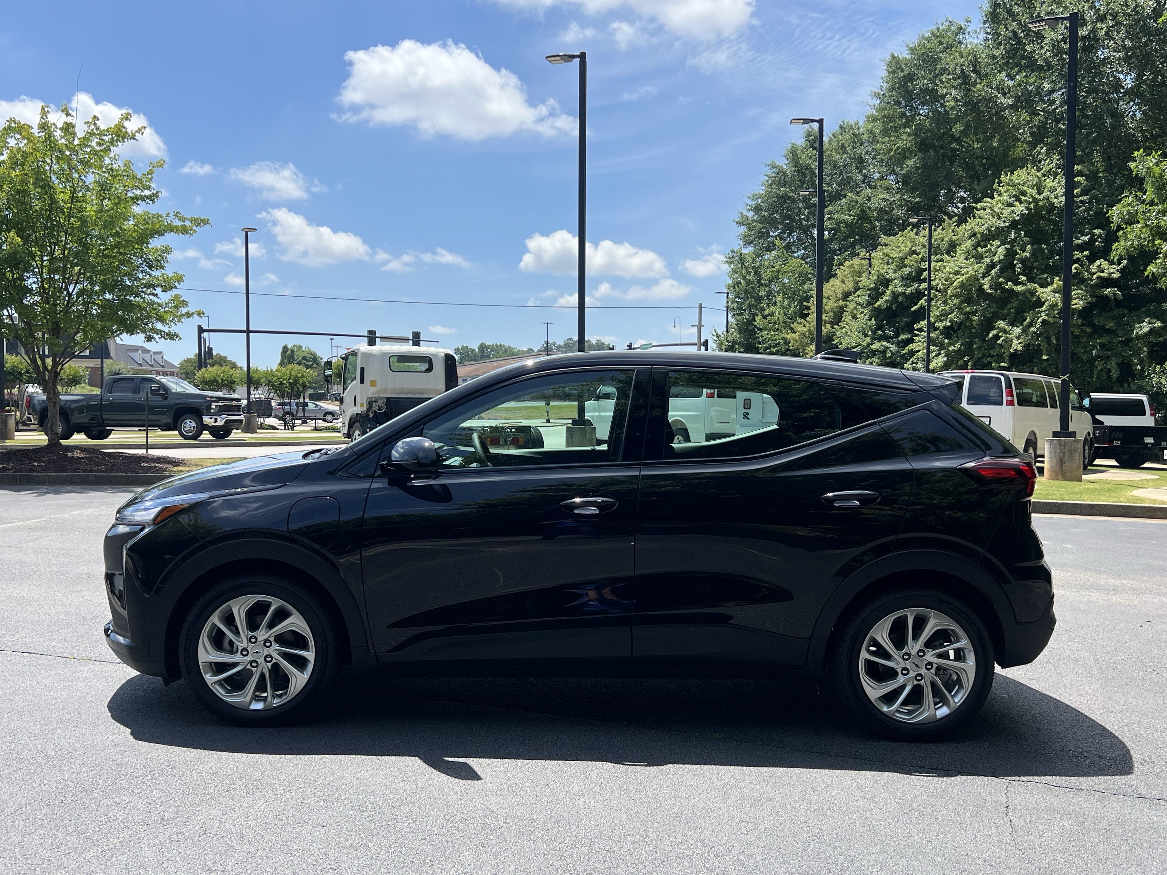 New 2027 Chevrolet Bolt LT w/ Comfort Package FWD image 6