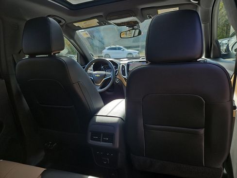 Used 2023 Chevrolet Equinox Premier image 18