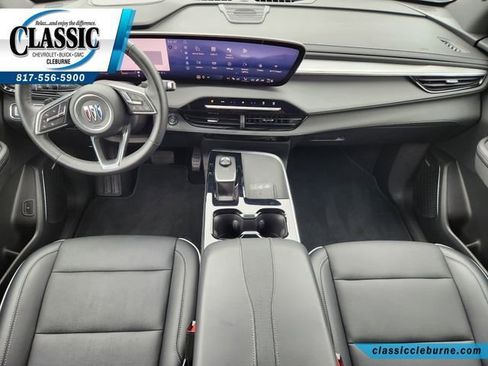 Used 2025 Buick Enclave Preferred FWD image 2
