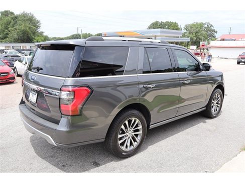 Used 2018 Ford Expedition Limited w/ Equipment Group 301A AWD/4WD image 5