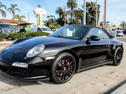 Used 2011 Porsche 911 Carrera 4S image 37