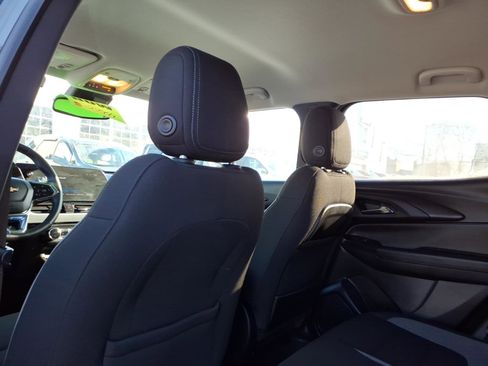 Used 2024 Chevrolet TrailBlazer LT w/ Convenience Package image 9