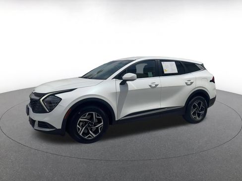 Used 2025 Kia Sportage LX FWD image 8