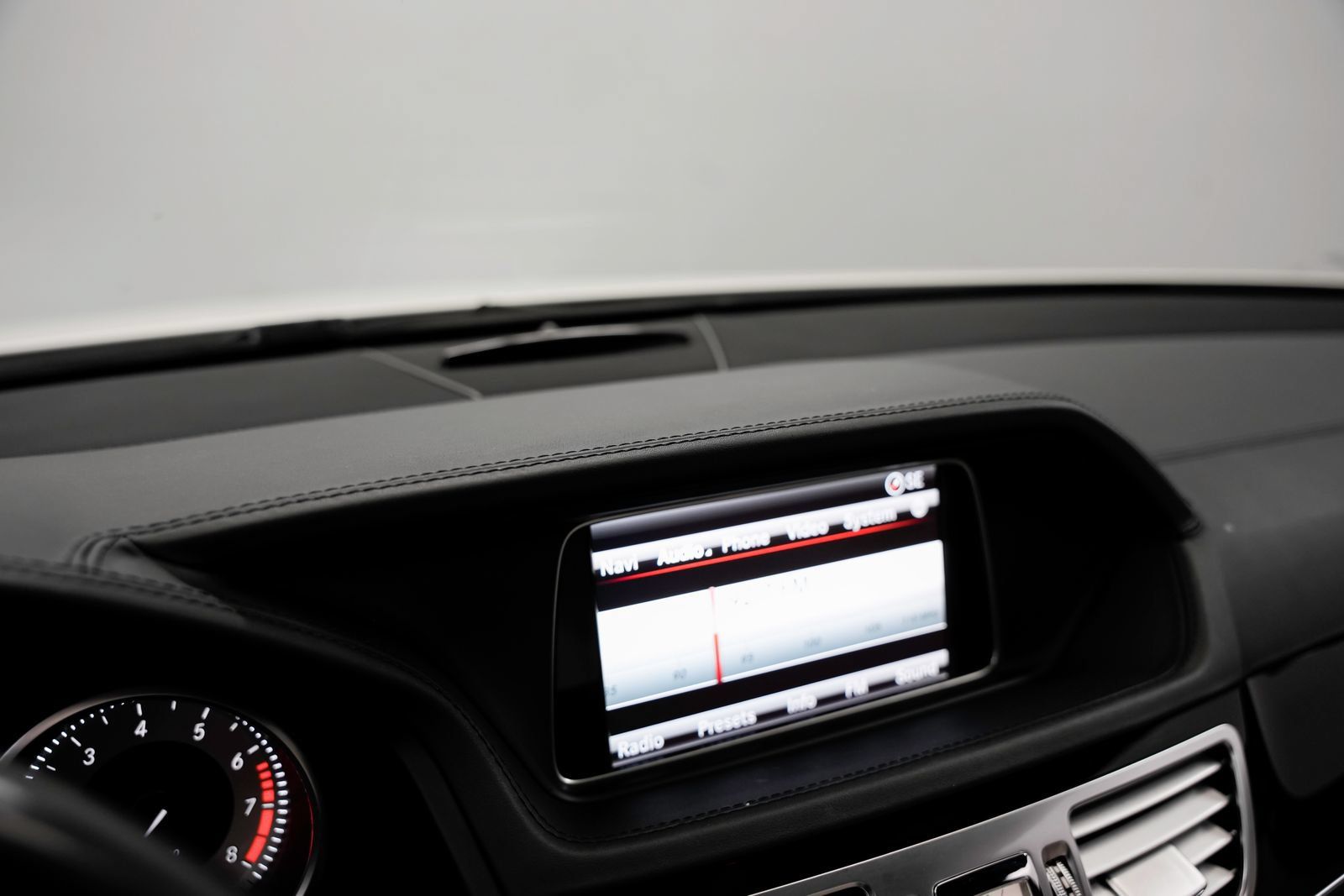 Used 2015 Mercedes-Benz E 400 Sedan image 12