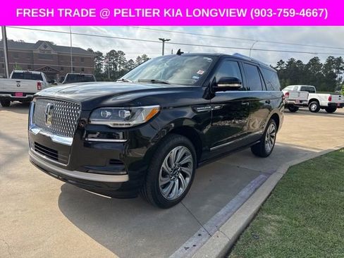 Used 2023 Lincoln Navigator Reserve image 1
