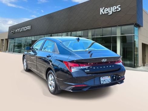 Used 2023 Hyundai Elantra SE FWD image 7