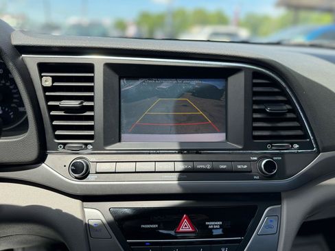 Used 2017 Hyundai Elantra SE FWD image 15