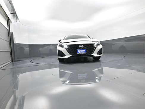 New 2025 Nissan Altima 2.5 SR w/ SR Premium Package image 24