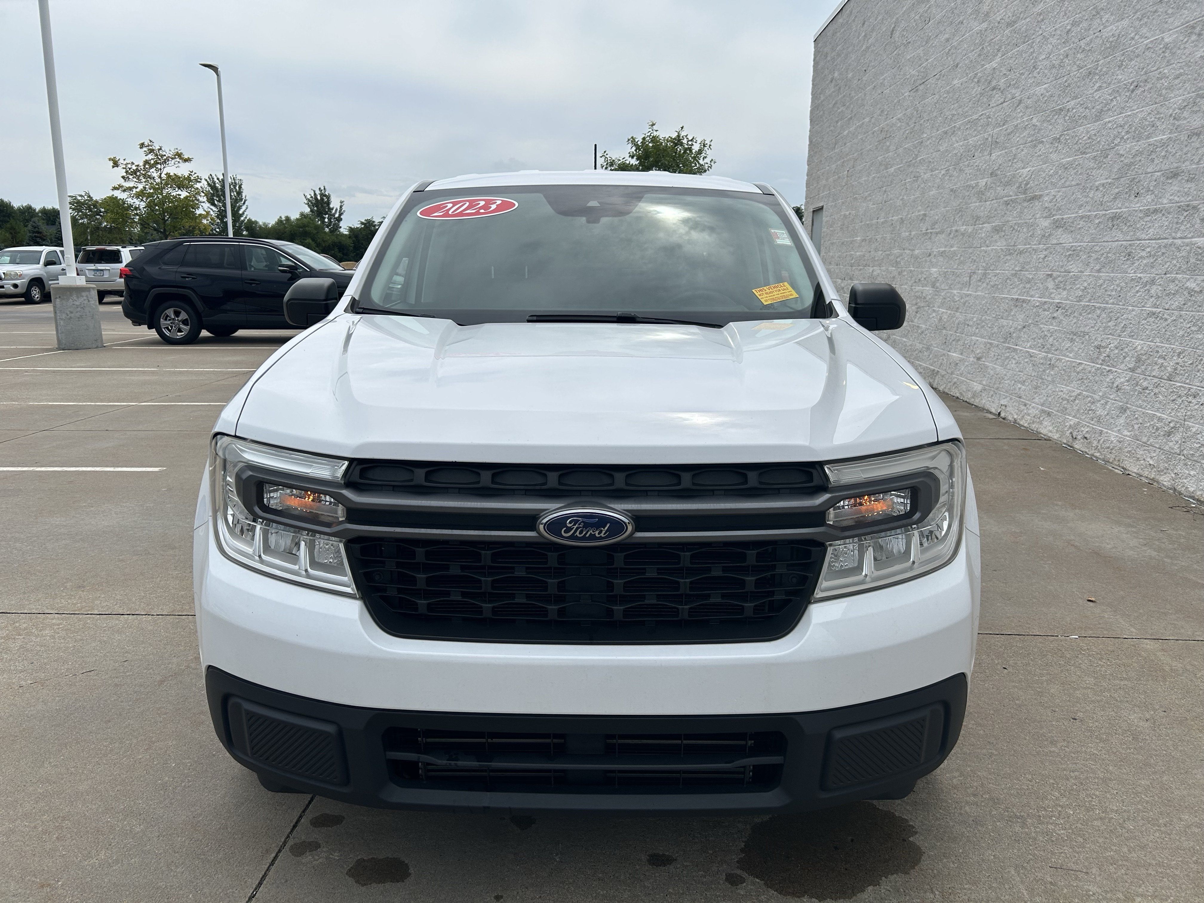 Used 2023 Ford Maverick XLT FWD image 2